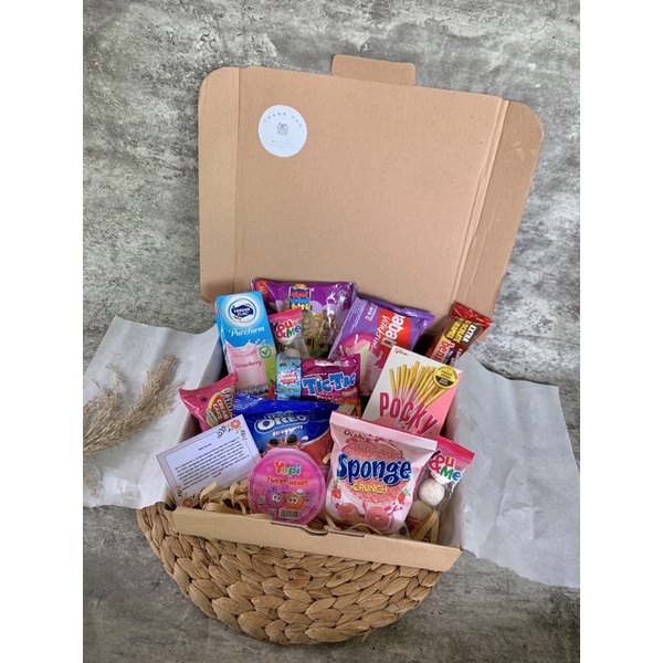 

Snack box / hampers snack / kado wisuda / kado ultah