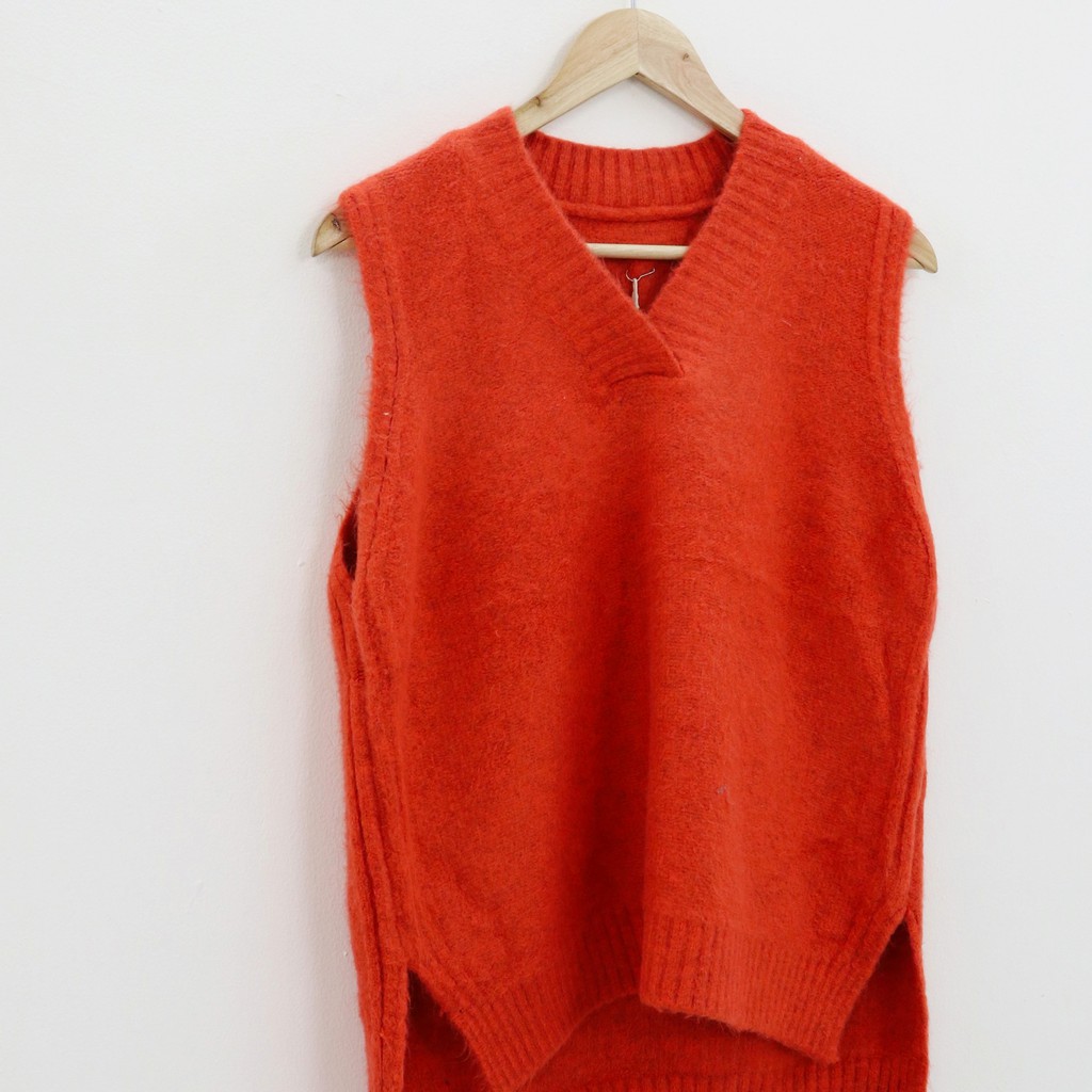 Avendi knit vest -Thejanclothes