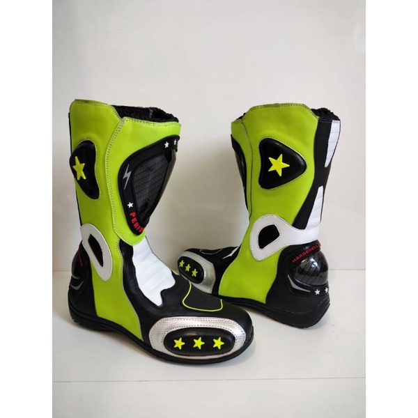 Sepatu balap road race