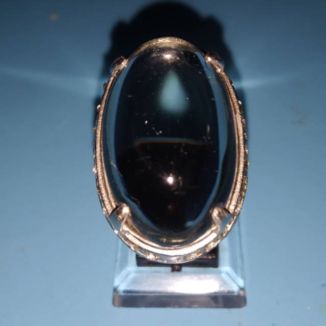 Batu kecubung air atau kinyang air