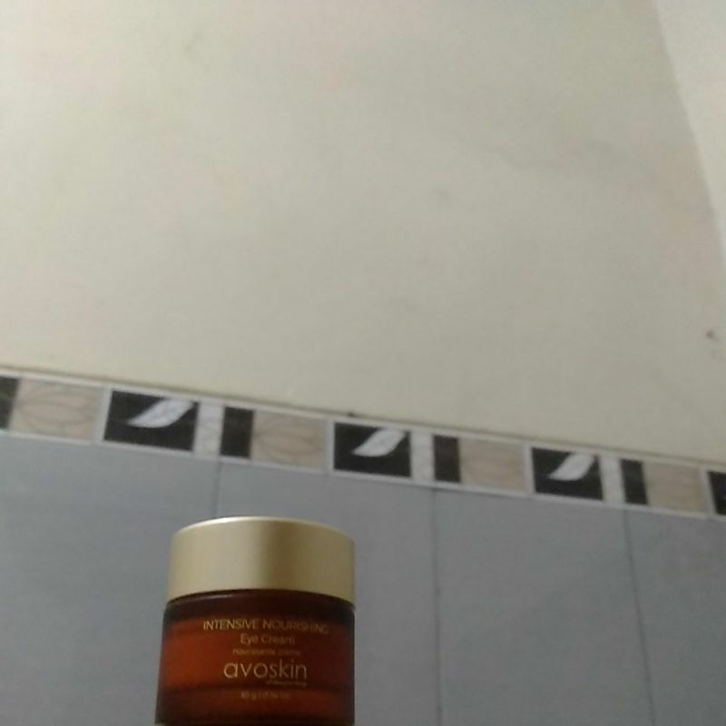 Preloved AVOSKIN Eye Cream