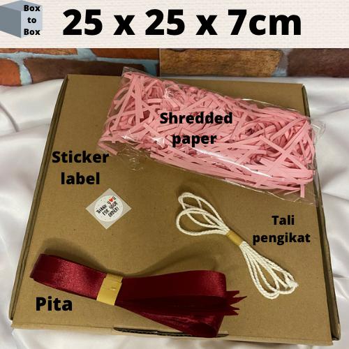 

Paket Kardus Box untuk Hampers size 25x25x7 cm Die Cut