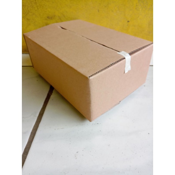 

box 23x16x9cm polos