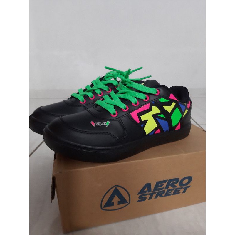 Aerostreet volt series hitam neon size 37 (BARU)
