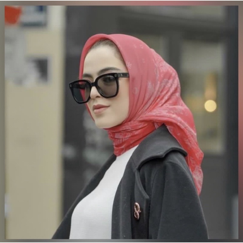 BUTTONSCARVES EL MAR MINORCA VOAL CONCH STORM