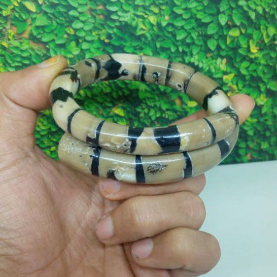 gelang akar bahar gringsing