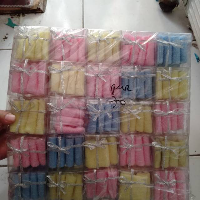 Souvenir sapu tangan handuk