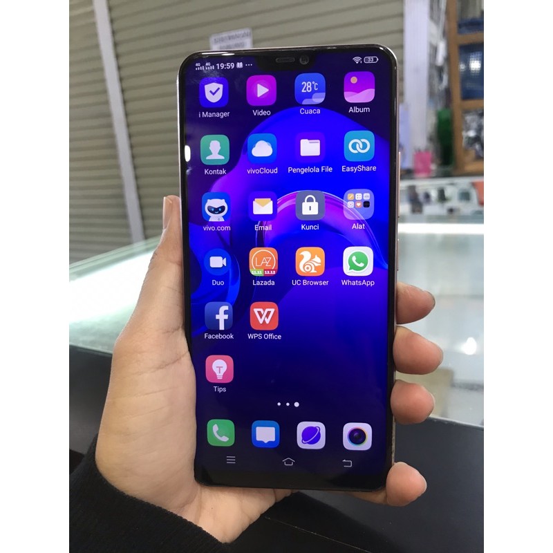 VIVO V9 RAM 4 GB ROM 64 GB SECOND
