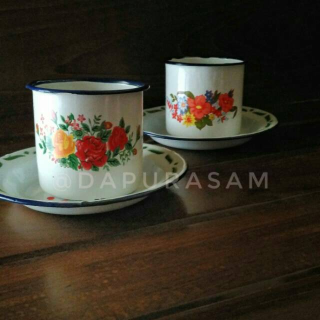Set 2 Gelas Enamel Kembang 7cm + 2 Pisin / Lepek / Piring Enamel 14cm