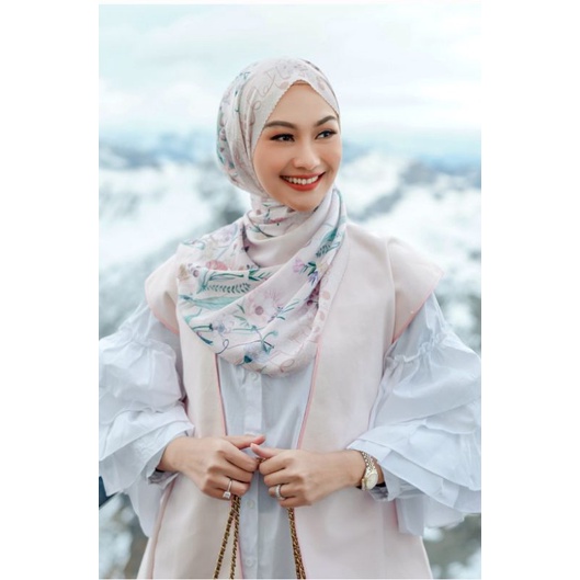 Buttonscarves Nada Fis Satin Shawl