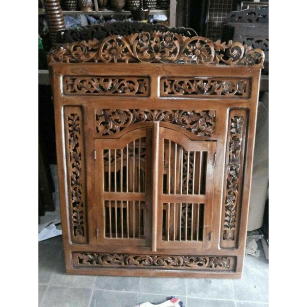 Jendela Cermin Krepyak Penolak Balak