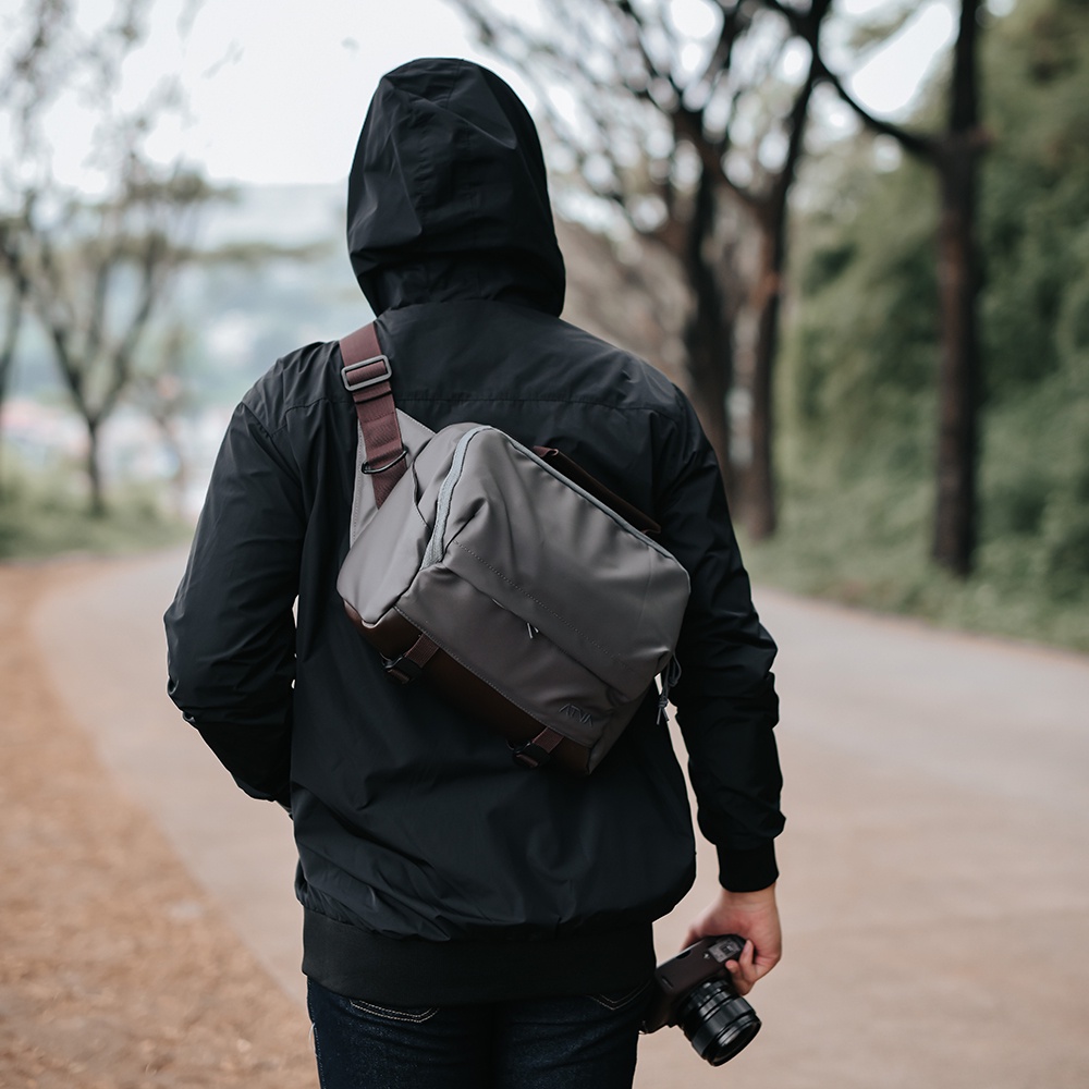 Tas Kamera DSLR Camera Mirrorless Canon EOS Waterproof Selempang Sling Bag Kecil By Atva