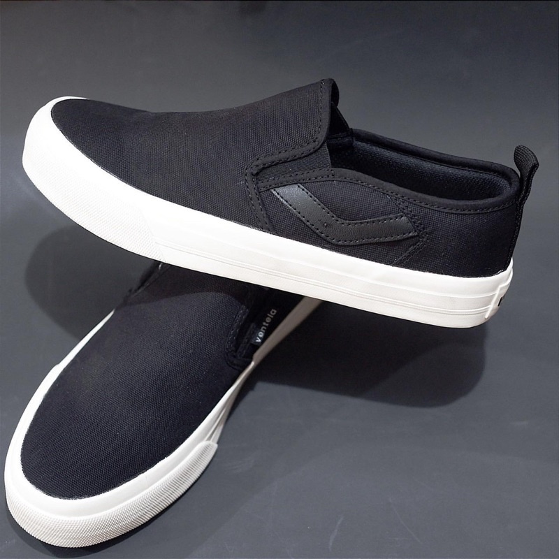 Ventela icon slip on black natural &amp; white original