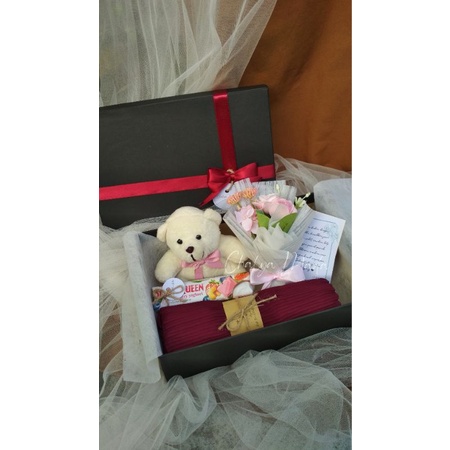 

gift box, kado custom, hampers, kado ultah