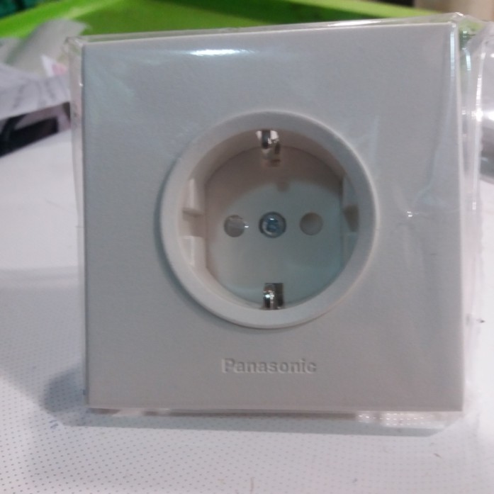 Panasonic  Style E Putih Stop Kontak WESJP 1121W