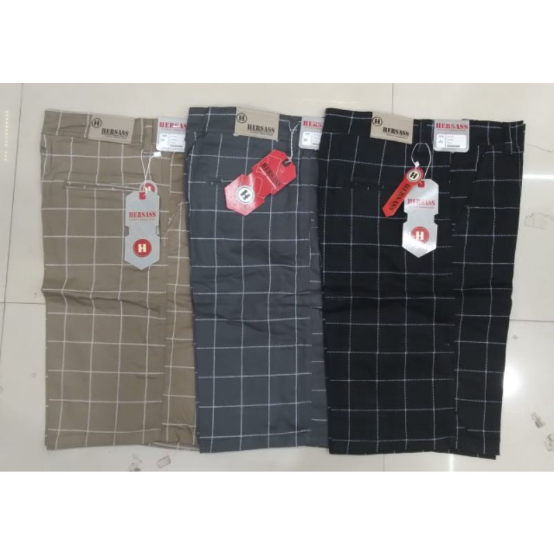 celana pendek Chinos pria bahan katun motif kotak kota