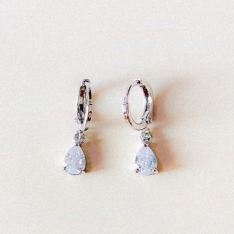 Anting Wanita Tetes Liontin Putih Silver Xuping