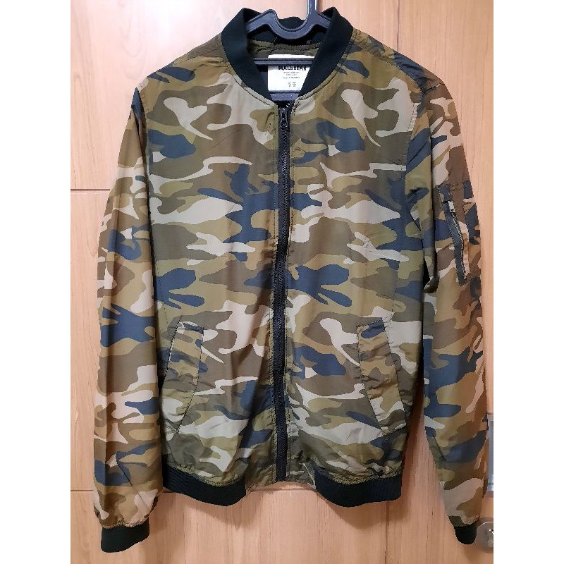 Jaket Bomber camo Pull&Bear pria. original 100%