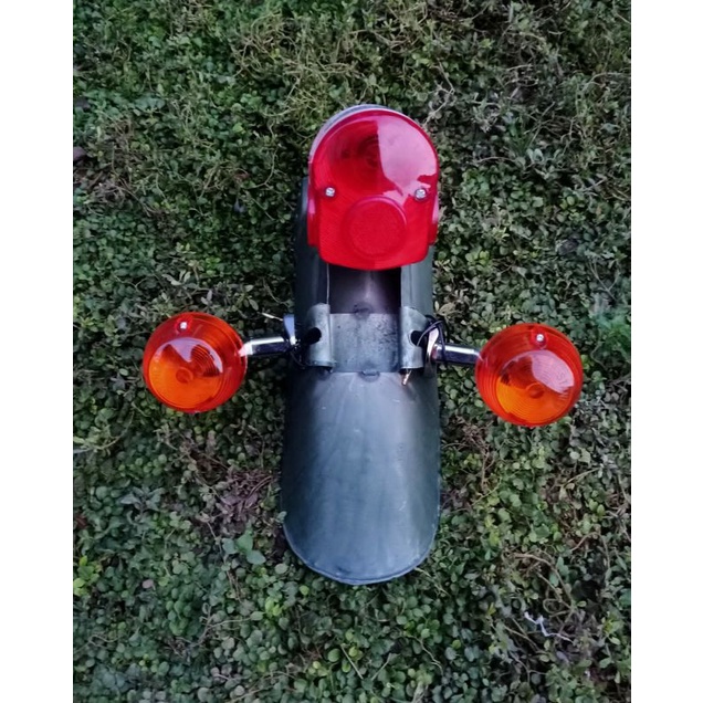 spakbor belakang honda C70 besi set stopan lampu stop dan sein belakang kanan kiri 2 biji