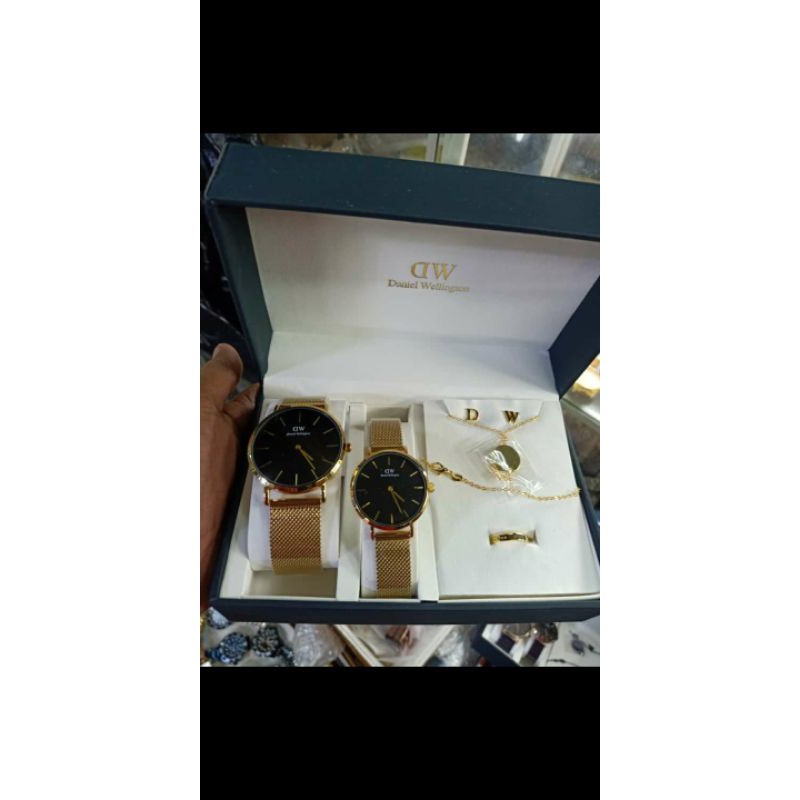 JAM TANGAN COUPLE DW KOMPLIT SEPERTI DIPOTO