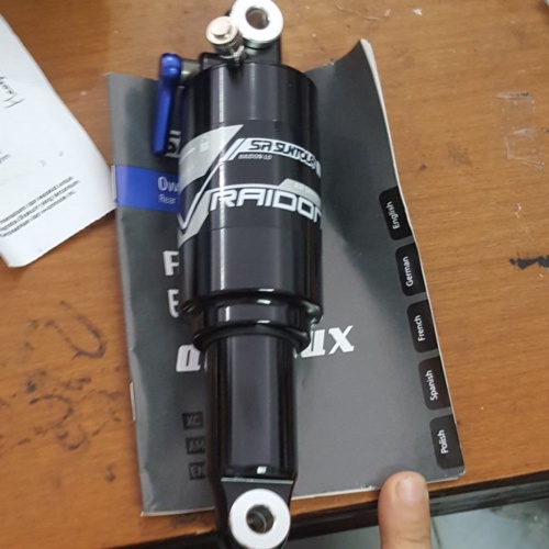 Dijual rearshock raidon air lock e to e 16.5 Murah