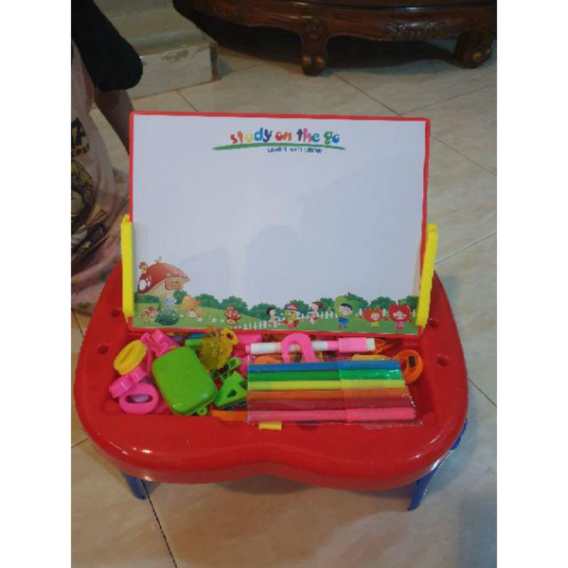 

papan tulis anak