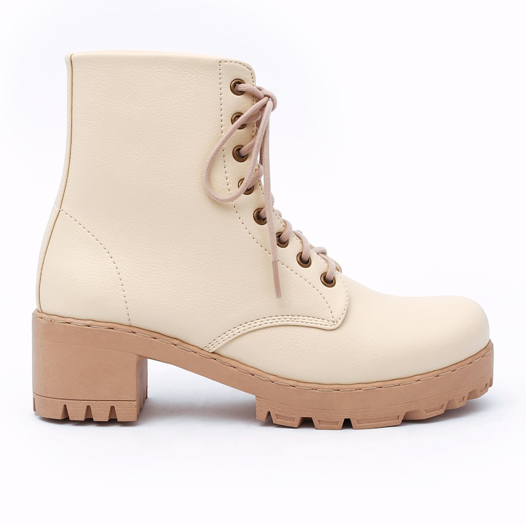 KHK by Khakikakiku Meghan Broken White Tex Boots