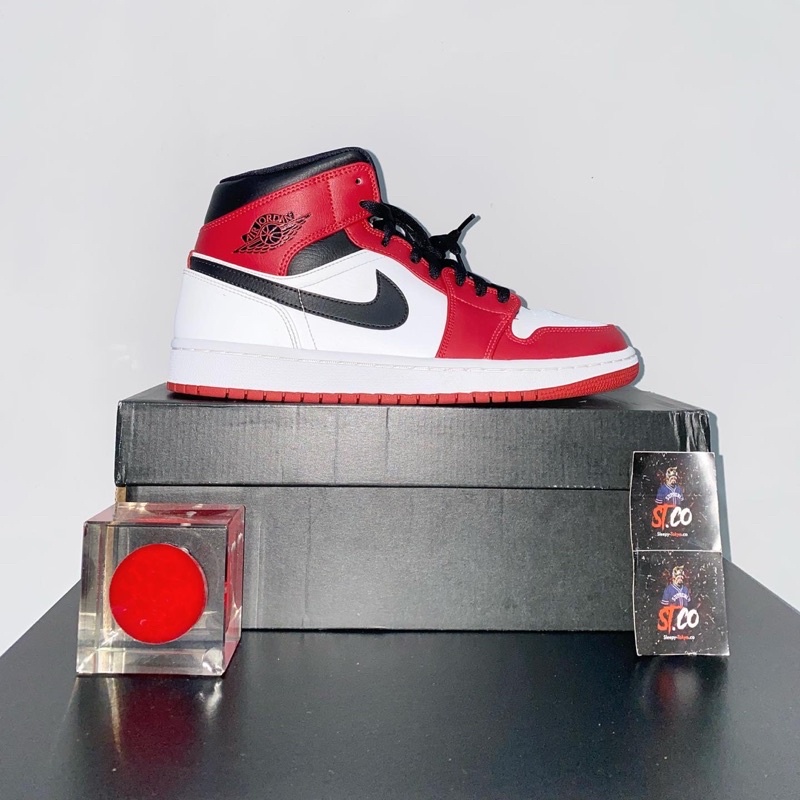 Air Jordan 1 Mid Chicago White Toe