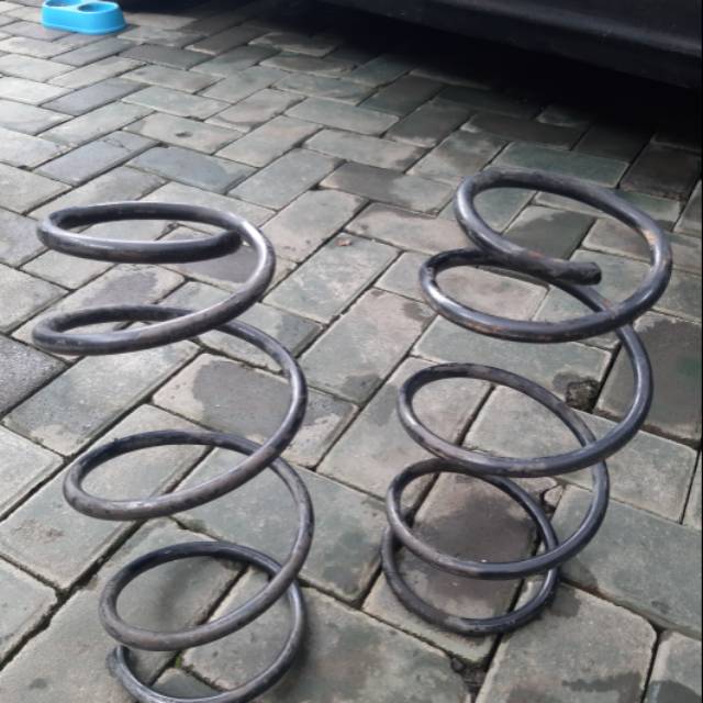 Bikin Xenia Lebih Merunduk Obatnya Pakai Per Bmw Dan Sokbreker