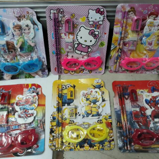 

Alat Tulis Set Karakter dan Kacamata Stasionery Set