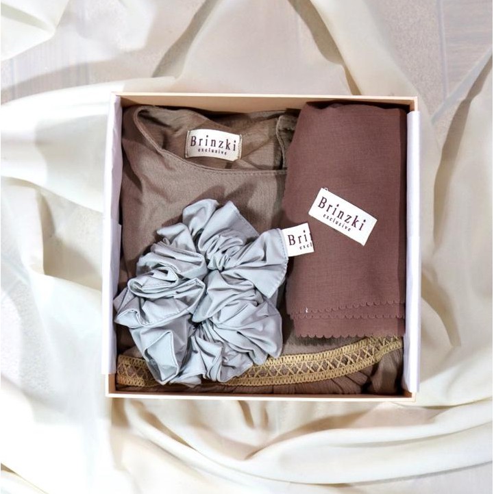 Hampers lebaran exclusive murah/giftset/hadiah ulang tahun/hadiah wisuda/souvenir Zahera Blouse