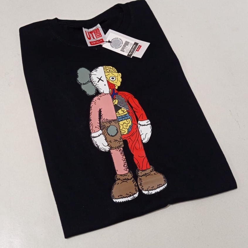UNIQLO KAOS UNIQLO / T-shirt uniqlo / kaos unisex / kaos pria wanita - kaos surfing baju - kaos oversize - dewasa - baju distro - KAOS POLOS - baju kaos - kaos racing-clown