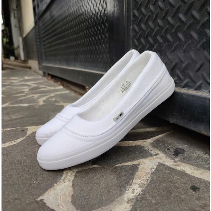 SEPATU WANITA 05 PUTIH POLOS SLIP ON FLAT SHOES