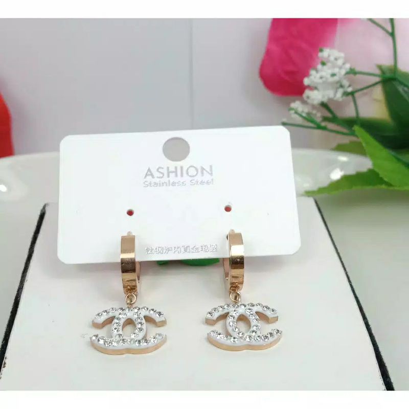 Fourfashion ANTING WANITA 100% TITANIUM ASLI BRANDED MOTIF HURUF C FULL