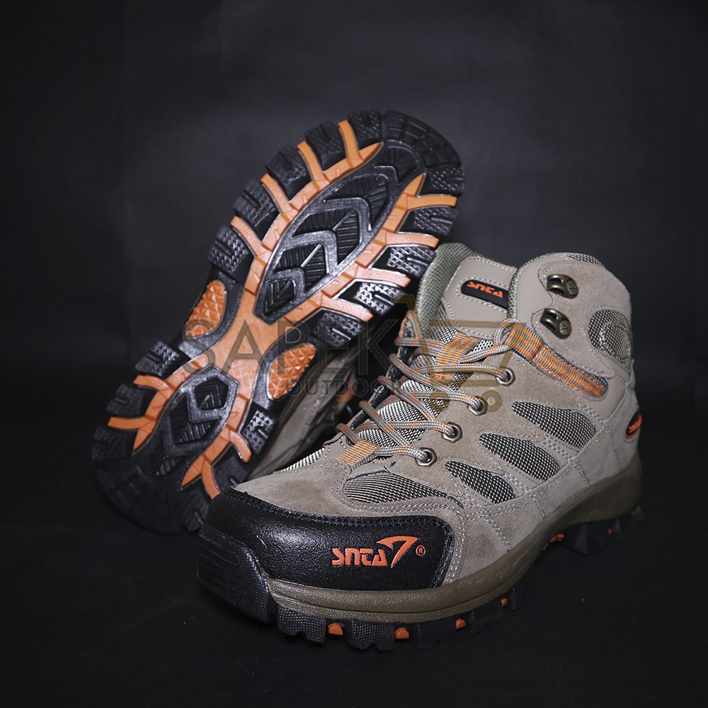 SEPATU GUNUNG CEWEK SNTA WOMEN SERIES