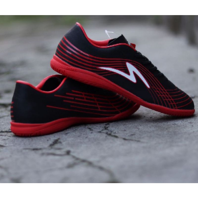 sepatu futsal specs original elevation in black