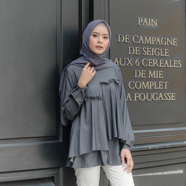 Davina Blouse Wearing Klamby