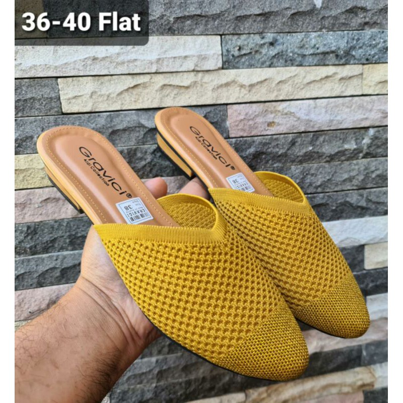 SEPATU SLIP ON RAJUT GRAVICI