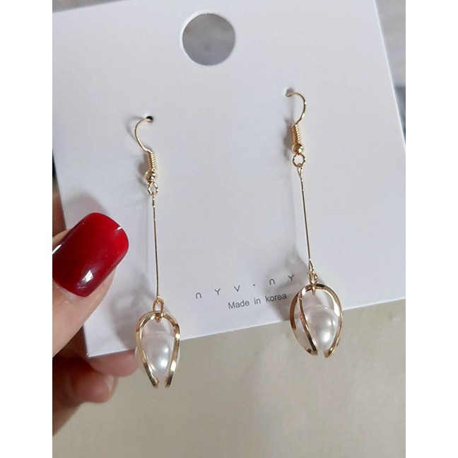 LRC Anting Gantung Fashion Gold Openwork Pearl Drop Earrings F48818