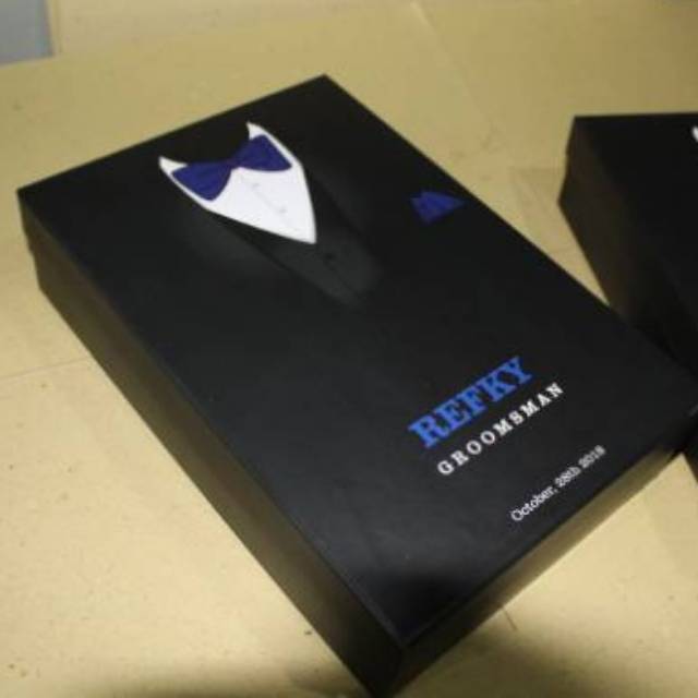

GROOMSMAN BOX (30x20x7)