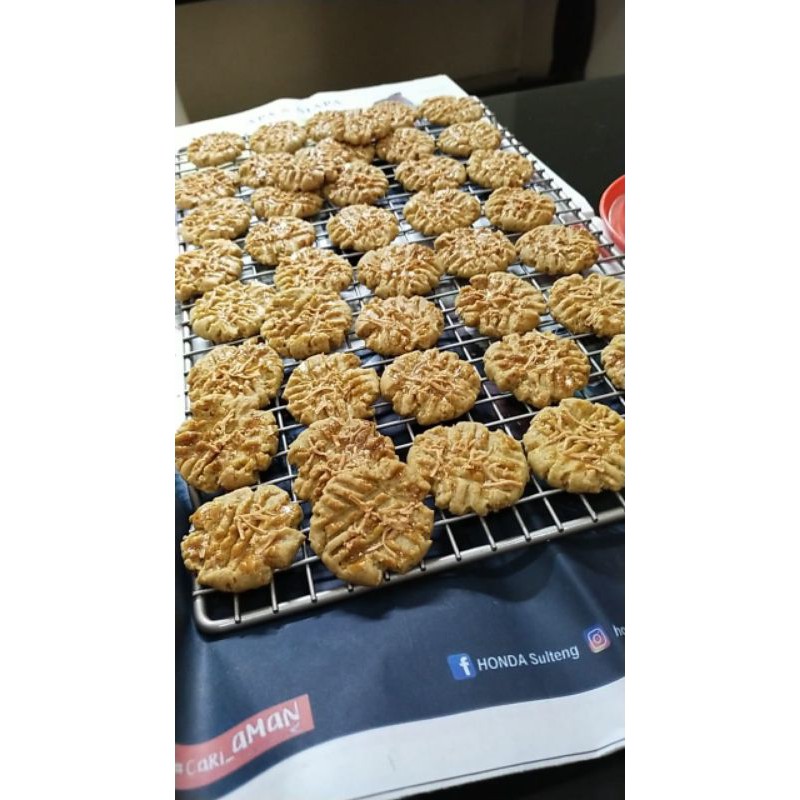 

Kue kering corn flakes cheese