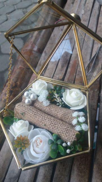 Tempat Cincin Terrarium