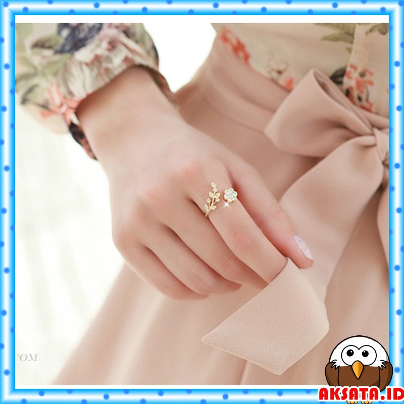 Cincin Bunga Daun / Cincin Wanita Desain Bunga Daun Fashion Korea