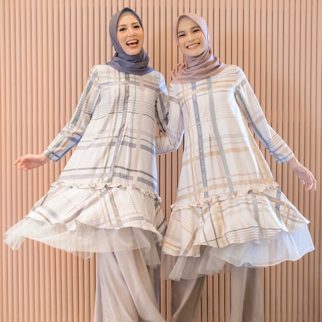 Akasha Tunik Wearing Klamby