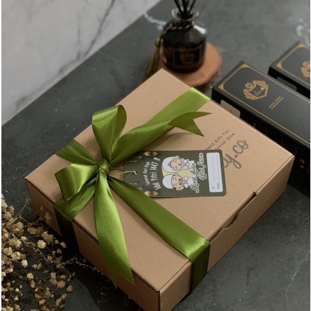 Hampers Wisuda Graduation Gift Box Birthday Wedding 3 in 1 Hadiah Pengharum Pewangi Ruangan Reed Diffuser Wangi Hotel Series Aromaterapi 50 ml