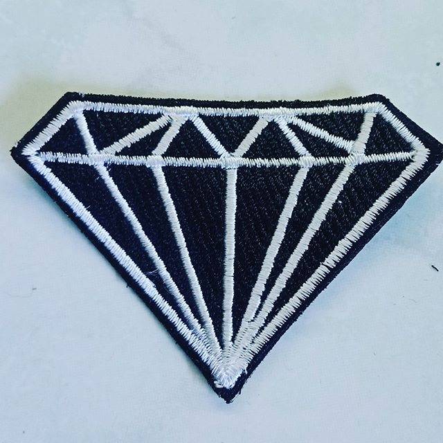 Emblem patch bordir diamond