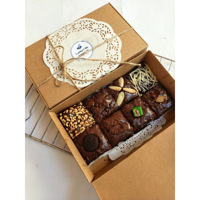 

fudgy brownis panggang dark cokelat