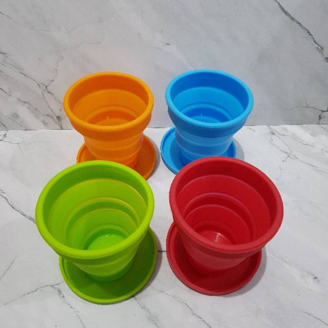 4 pc set gelas lipat silicon dengan tutup traveling cup foldable