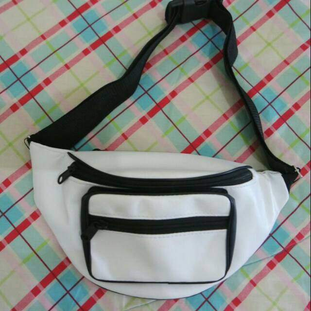 Waistbag putih