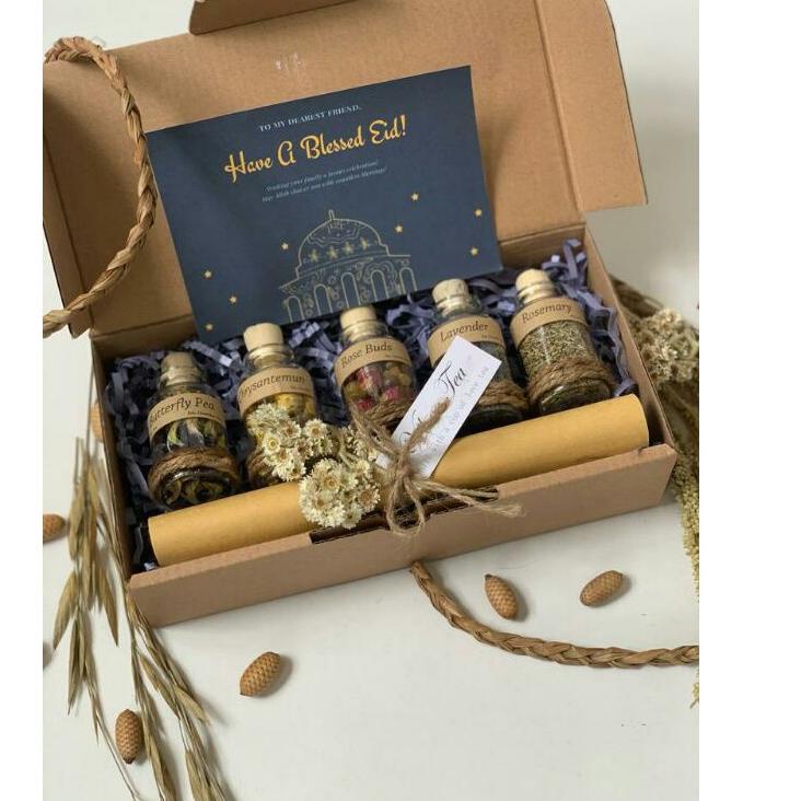 

TPBT Hampers Lebaran Parsel Ramadhan Artisan Tea Parcel Puasa Ied Mubarak Gift Kado Hemat Ulang Tahun Wisuda Gift New Year Imlek Valentine Kado Wedding Anniversary Get Well Soon Hampers Custom Teh Bunga Kado Special Hampers Isoman Unik Special Gift Tealov